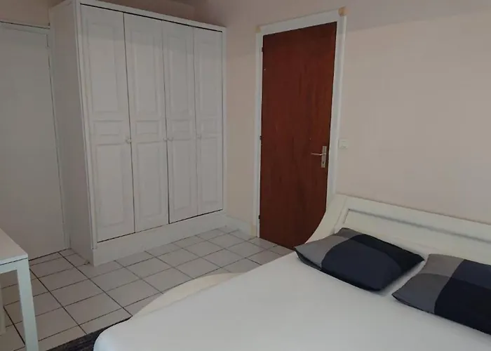 Проживание в семье Dans Colocation Aux Chartrons *